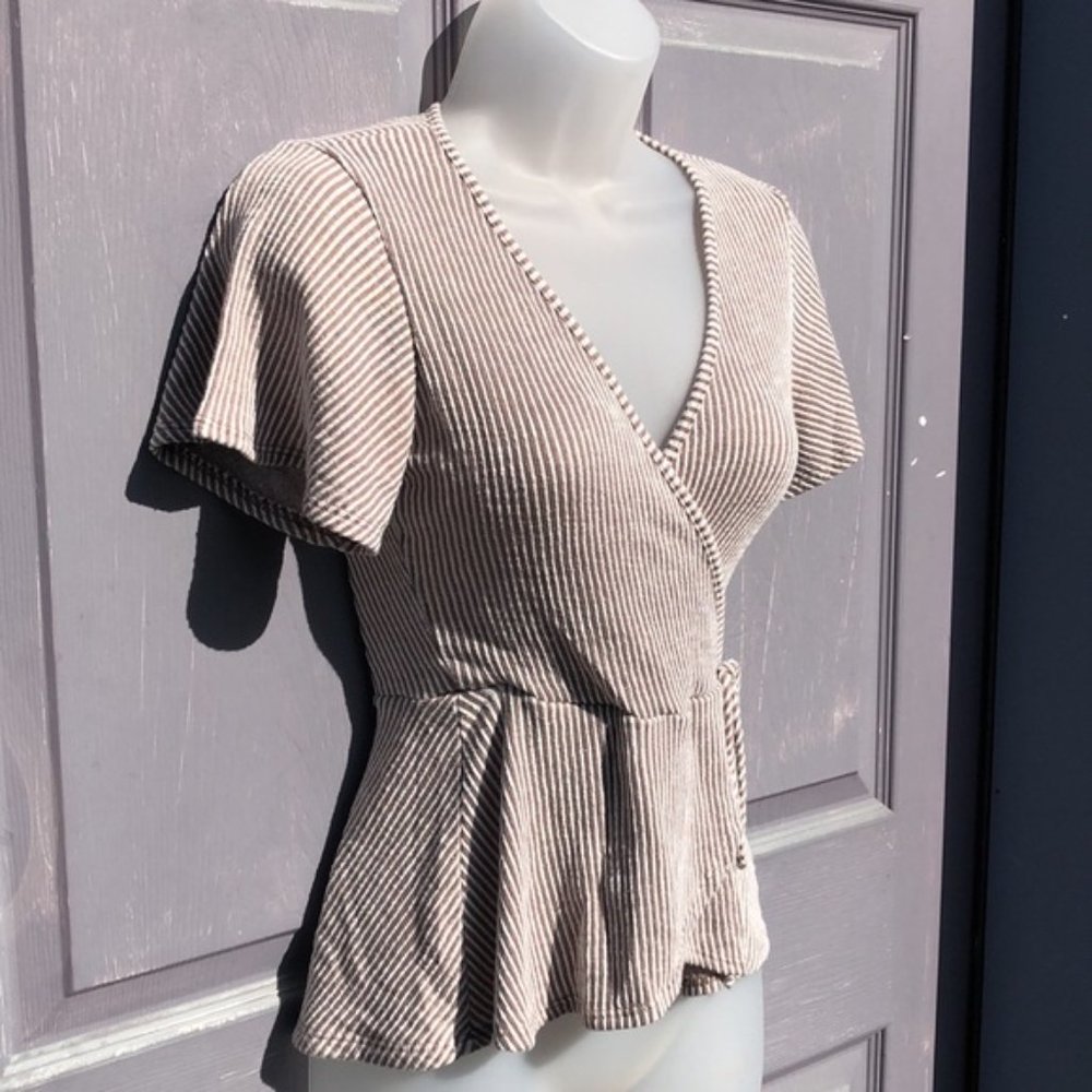 Caution to the Wind faux wrap short sleeve top - Picture 5 of 10